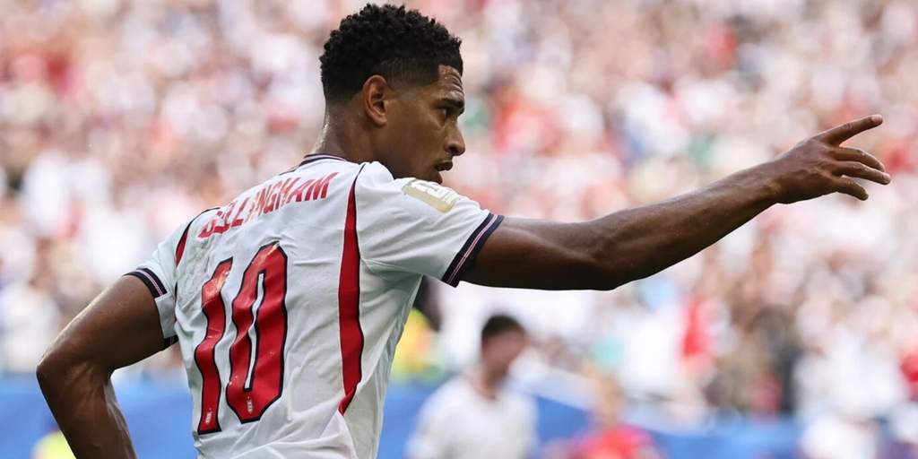 Jude Bellingham célèbre son doublé lors du match Norvège-Angleterre au Mondial 2026 à Miami.