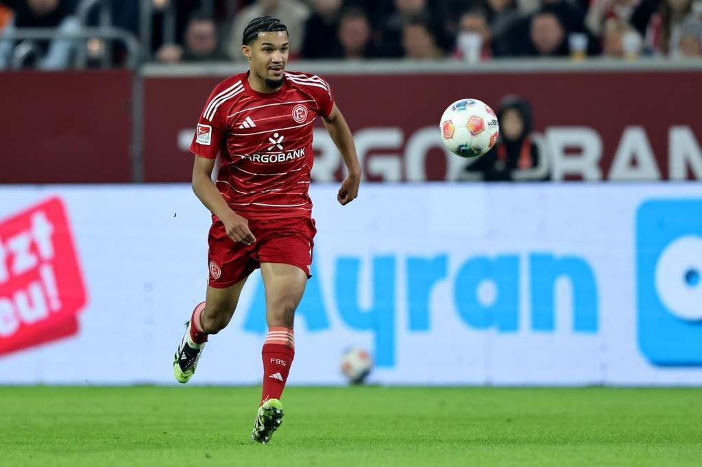 Emmanuel Iyoha sous ses nouvelles couleurs après son transfert au 1.FC Magdeburg