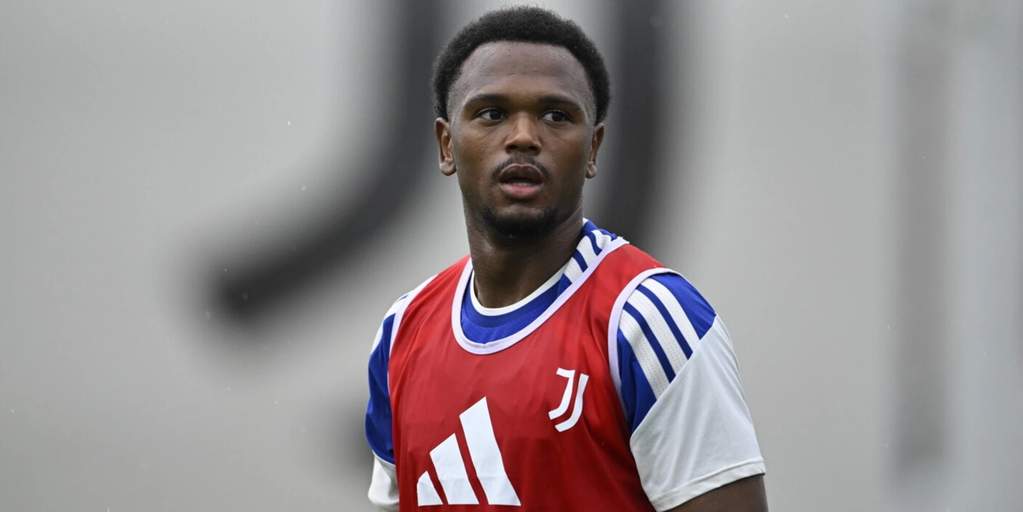 Loïs Openda sous le maillot de la Juventus lors du mercato
