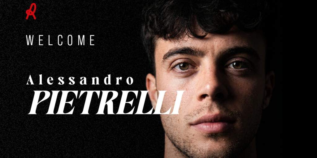 Il calciatore Alessandro Pietrelli durante un'azione di gioco con la Juventus Next Gen