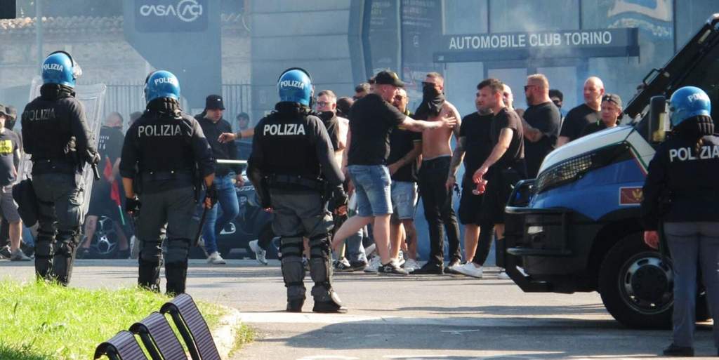 Forces de l'ordre déployées lors des affrontements du derby Torino-Juve